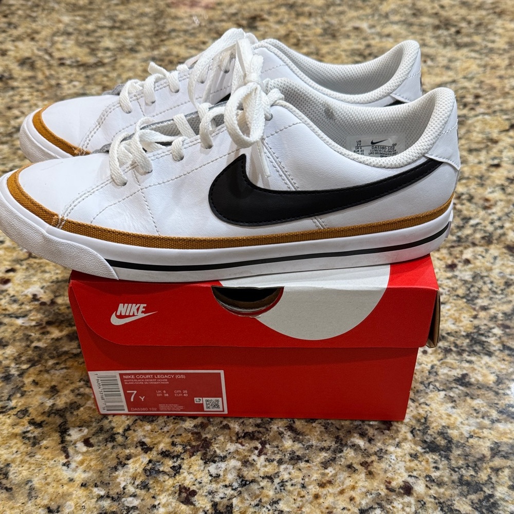 Nike Court Legacy Shoes